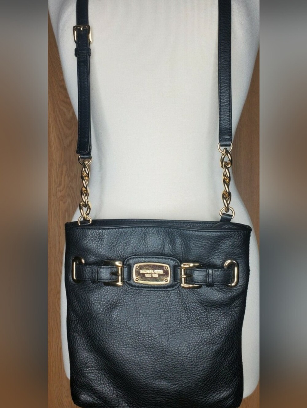 Michael Kors Bedford Navy Pebbled Leather Crossbody Bag Gold